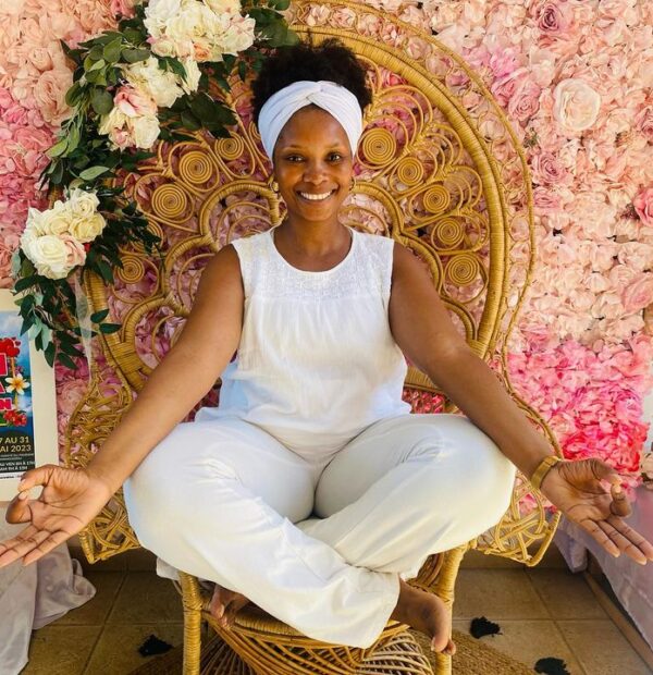 Djemilah Hassani spéciale de Kundalini Yoga