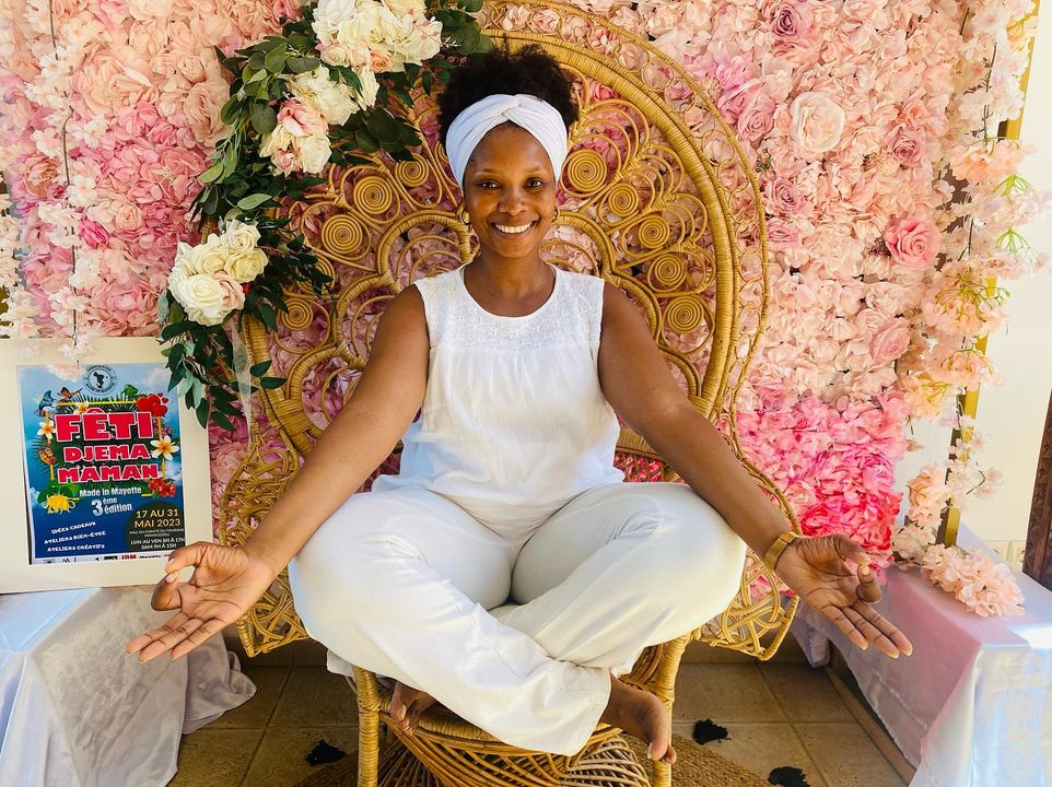 Djemilah Hassani spéciale de Kundalini Yoga